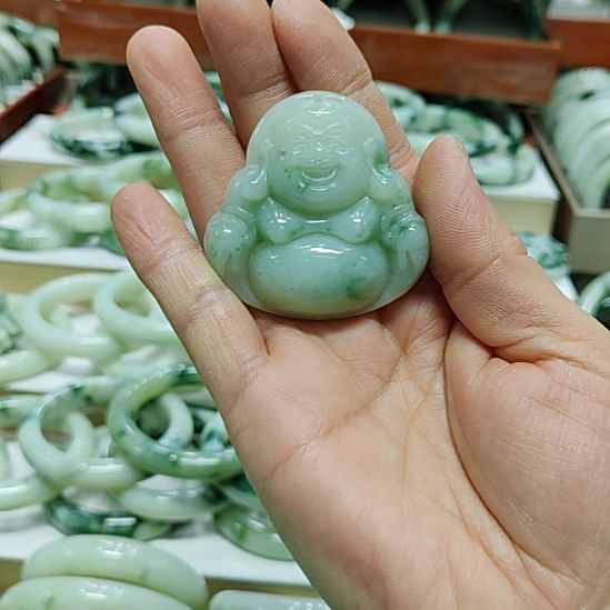 清****透闪石-蛇纹石玉未镶嵌颈饰