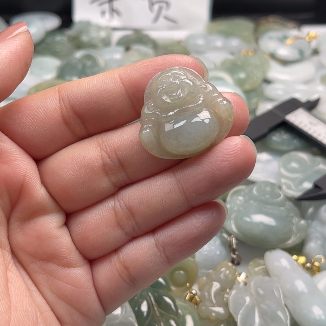 翡翠未镶嵌颈饰聚*堂天然翡翠