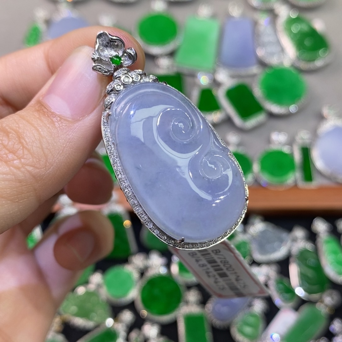 翡翠吊坠(不含链)18K金镶嵌