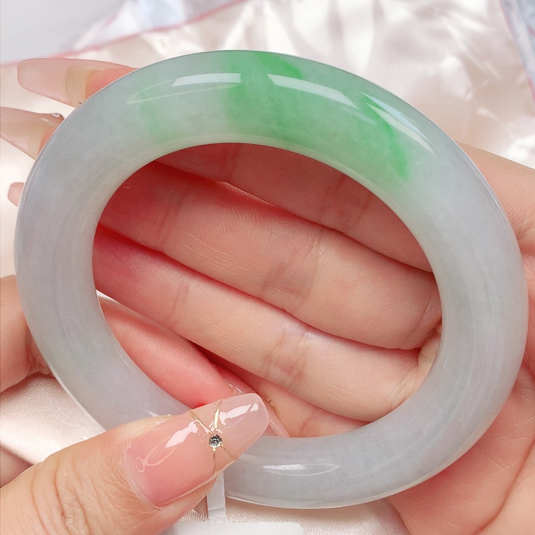 翡翠手镯未镶嵌抖音800