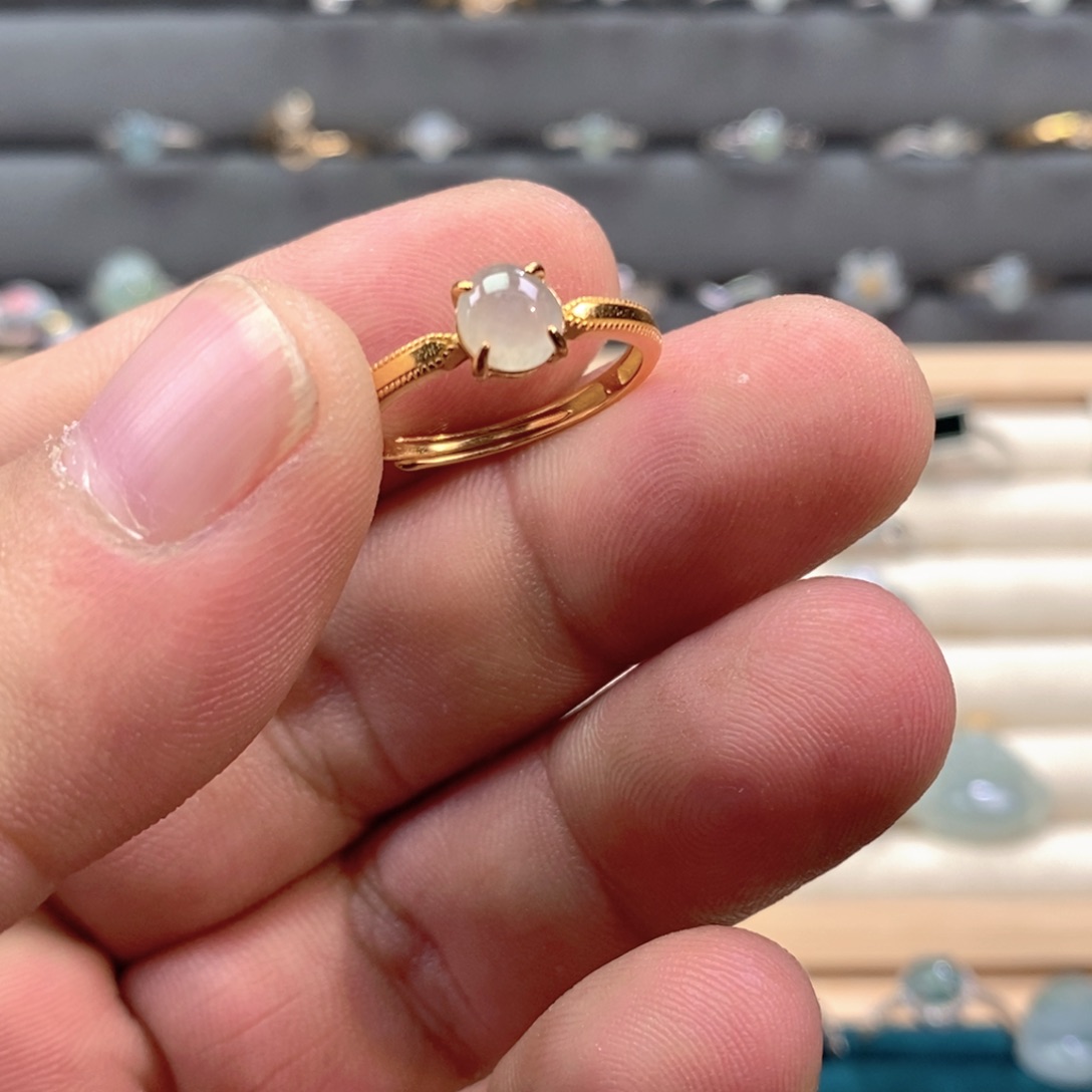 翡翠未镶嵌戒指翡翠