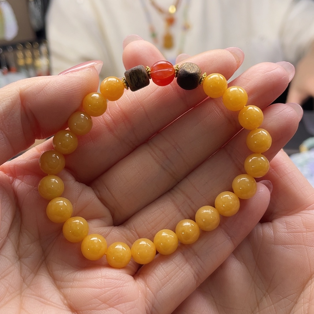 翡翠未镶嵌手链待编织