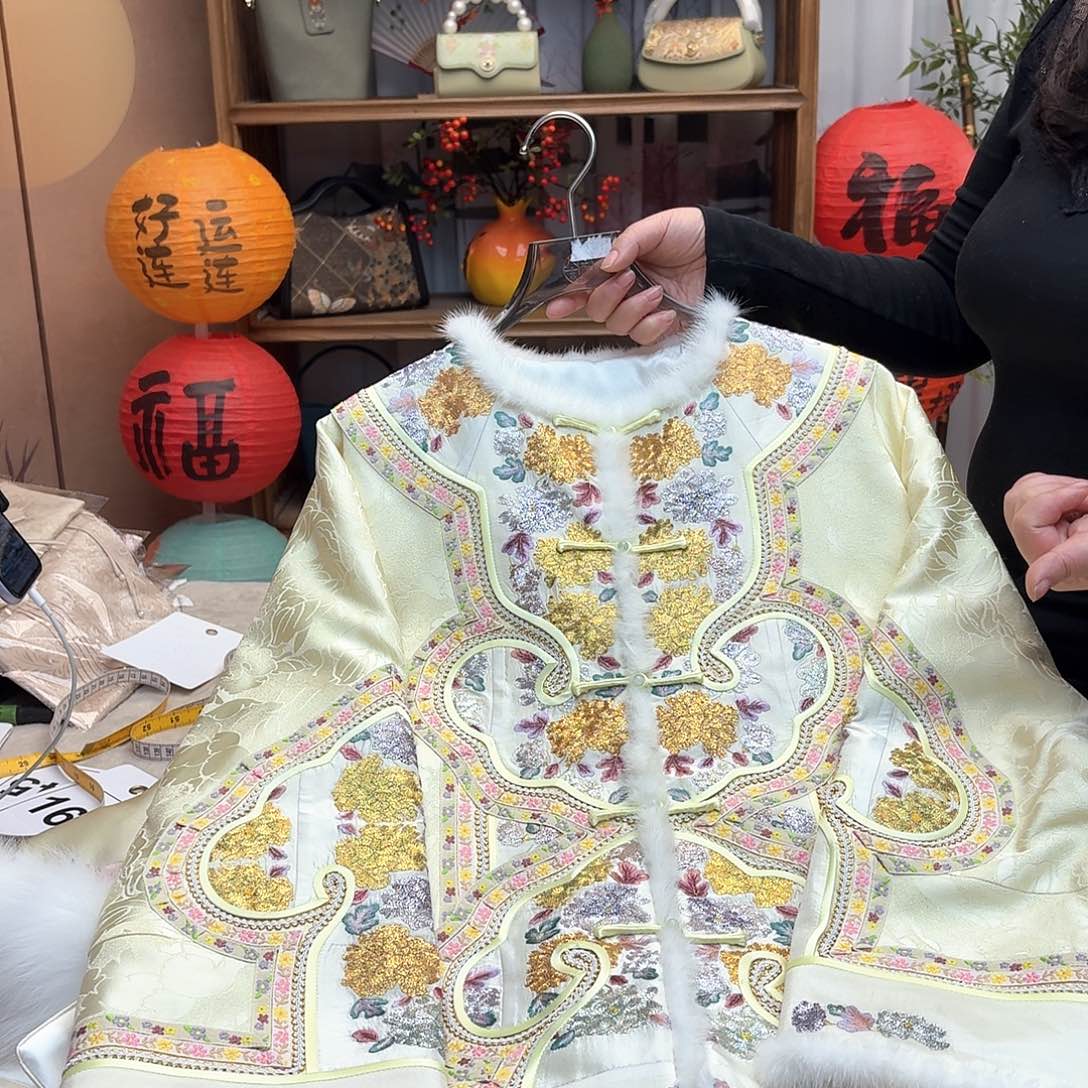 刺绣114胸围对襟重工棉衣