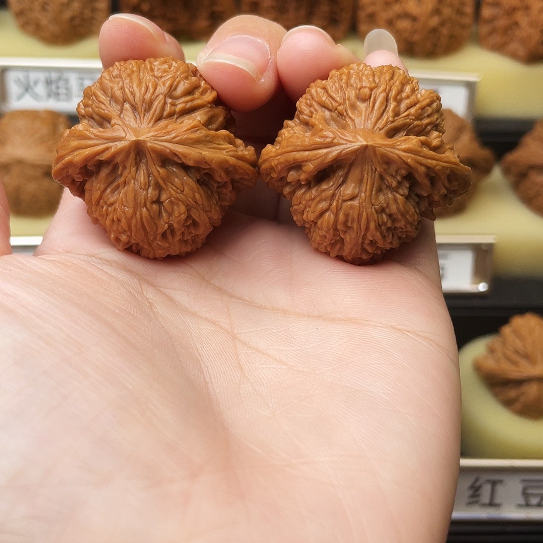 文玩核桃吊坠南疆37尺775