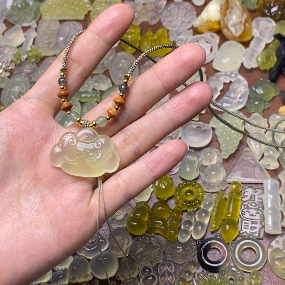 蛇纹石玉合金颈饰