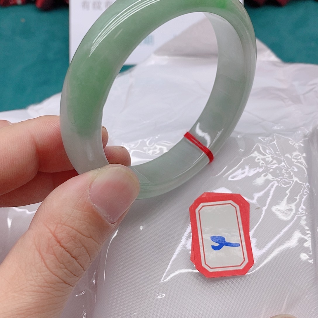 翡翠手镯未镶嵌淡**雅0444444444