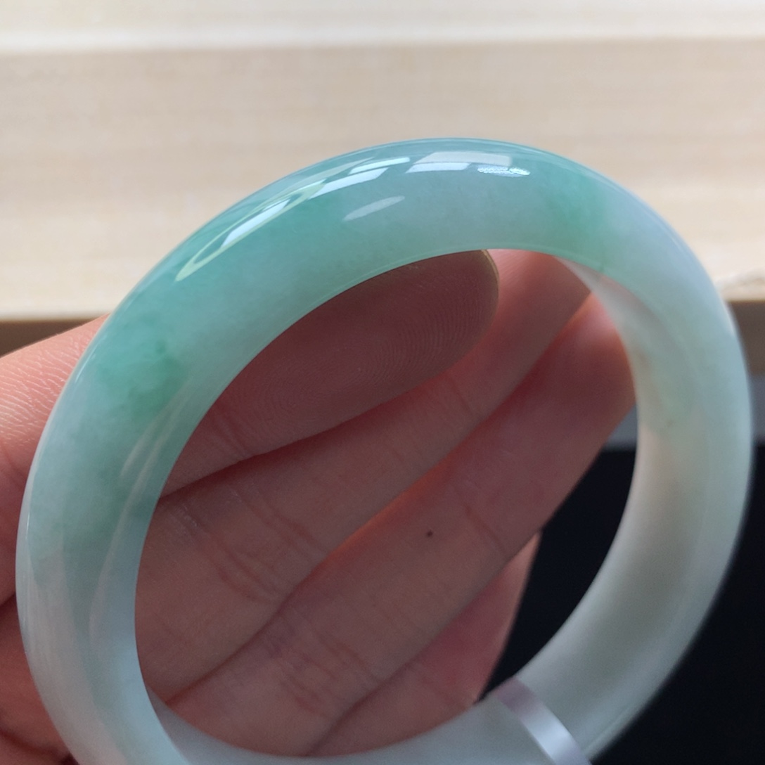 未镶嵌手镯翡翠手镯