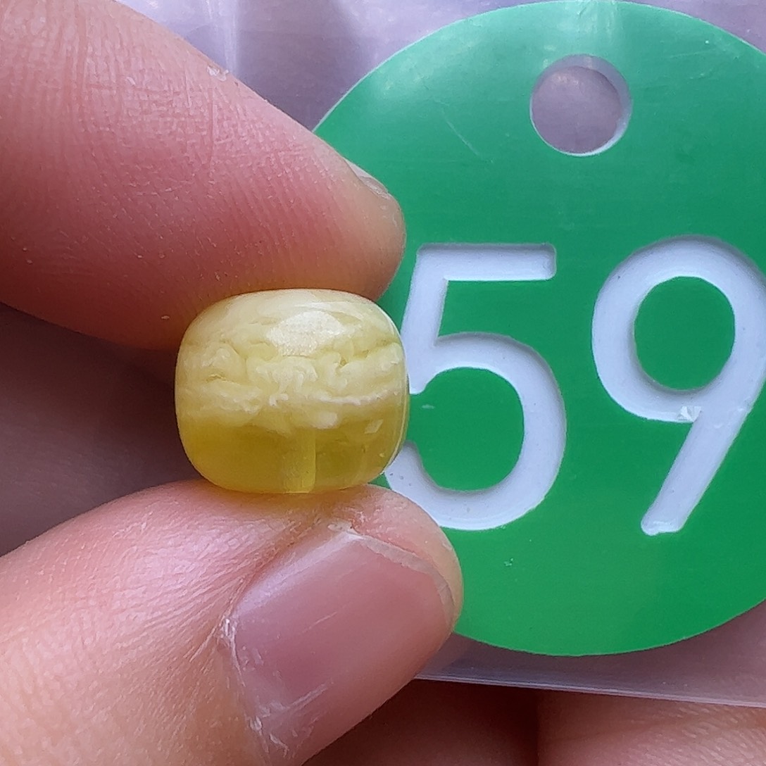 裸石蜜蜡未镶嵌10.5mm微瑕