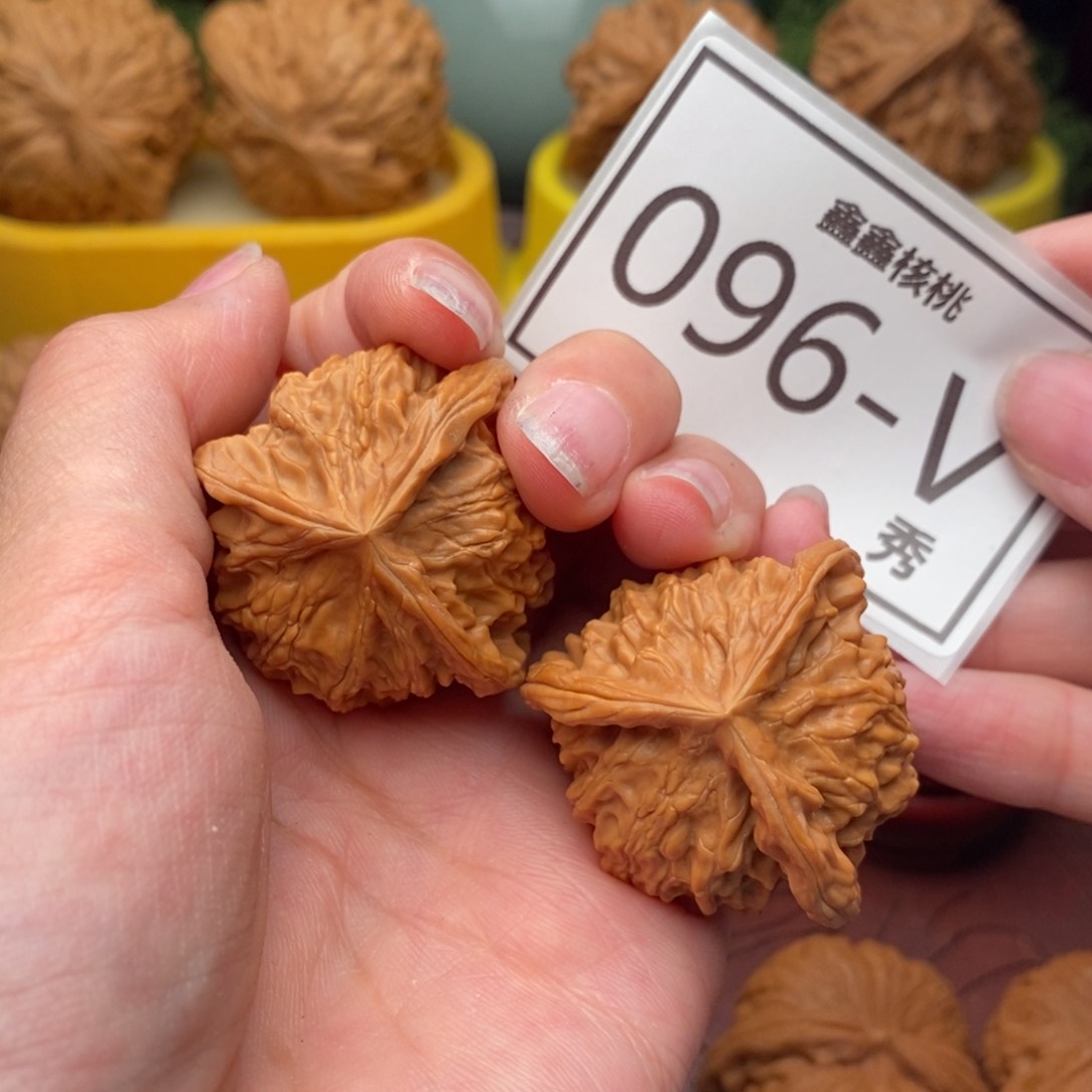 文玩核桃把件盘山奔36