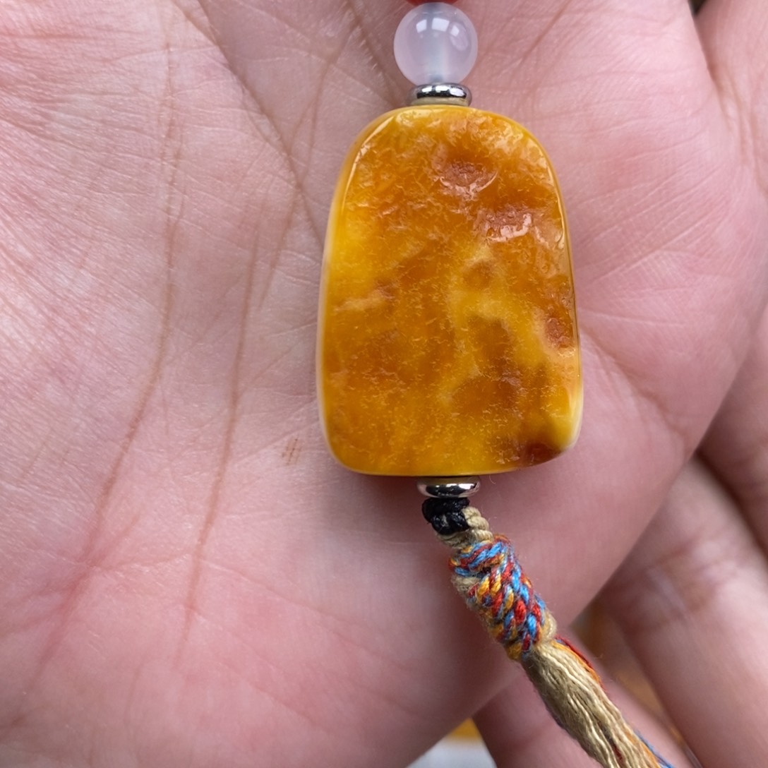 琥珀吊坠(赠链)未镶嵌