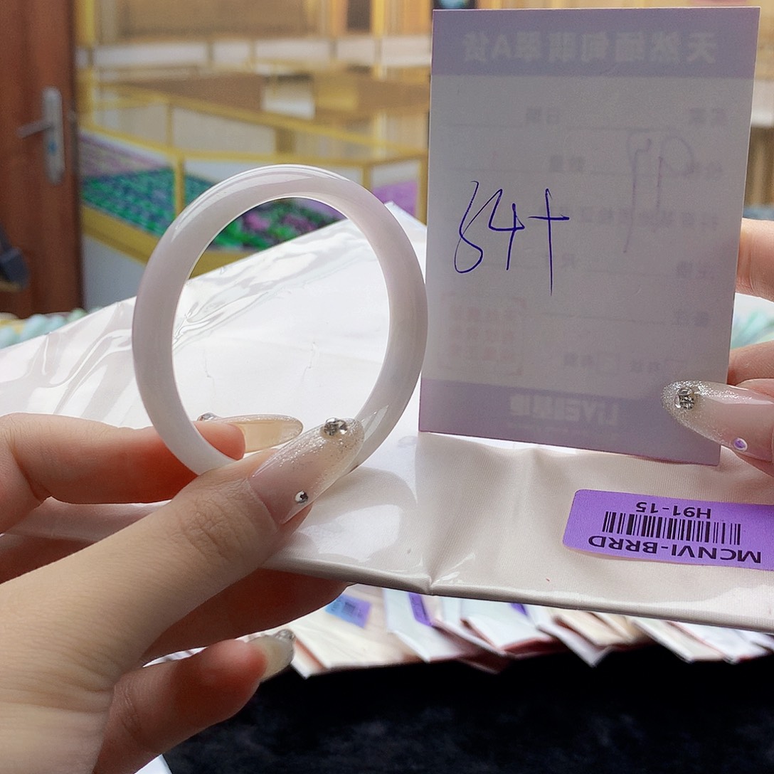 翡翠手镯未镶嵌00……