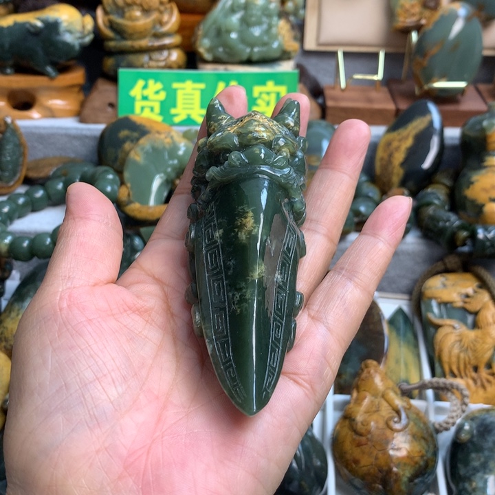 岫岩河磨玉（透闪石质玉）未镶嵌手把件万*