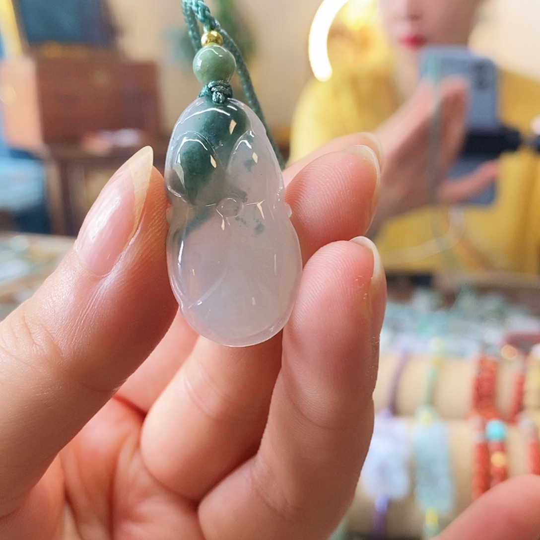 翡翠挂件未镶嵌翡翠挂件