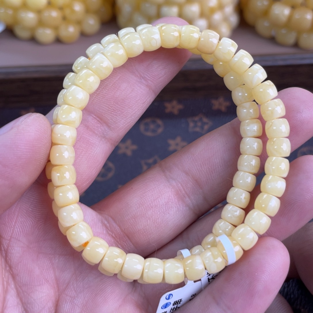 琥珀裸石未镶嵌118多样性发其一