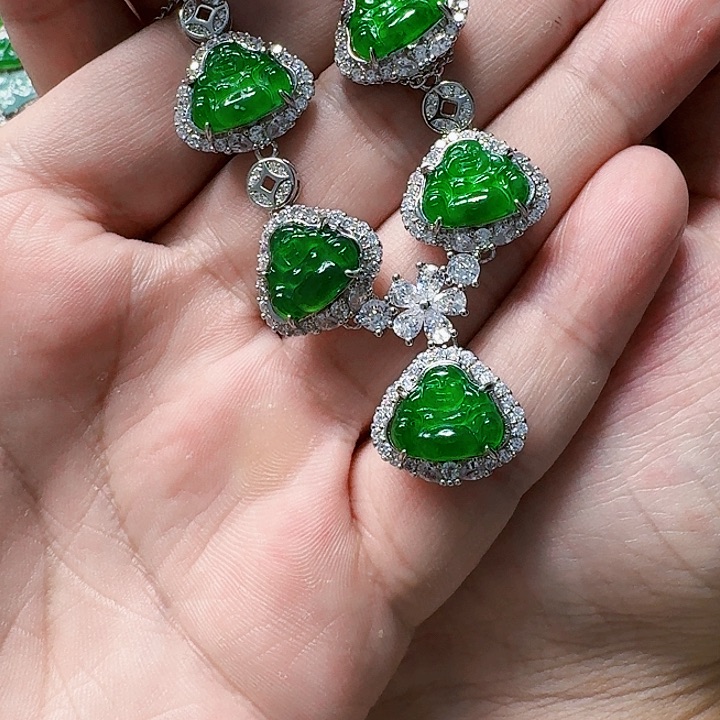 翡翠颈饰未镶嵌天然A货翡翠放漏