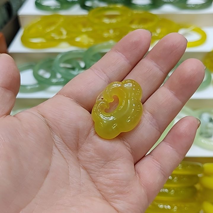 未镶嵌岫玉颈饰岫玉