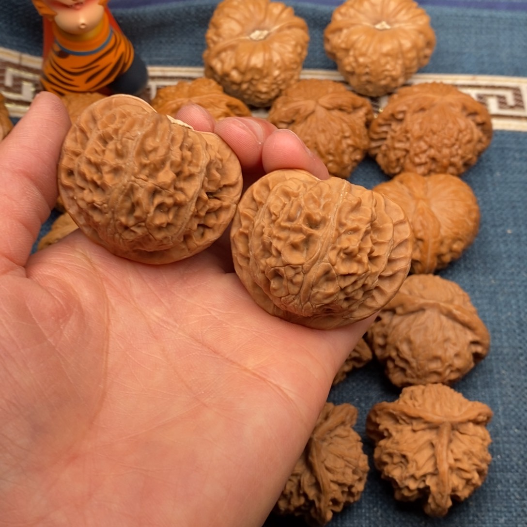 文玩核桃把件44大桃心宫灯