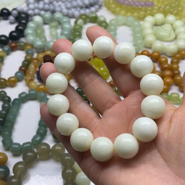 蛇纹石玉手串未镶嵌