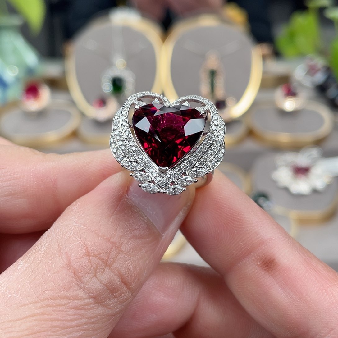 碧玺戒指18K金镶嵌8.85ct