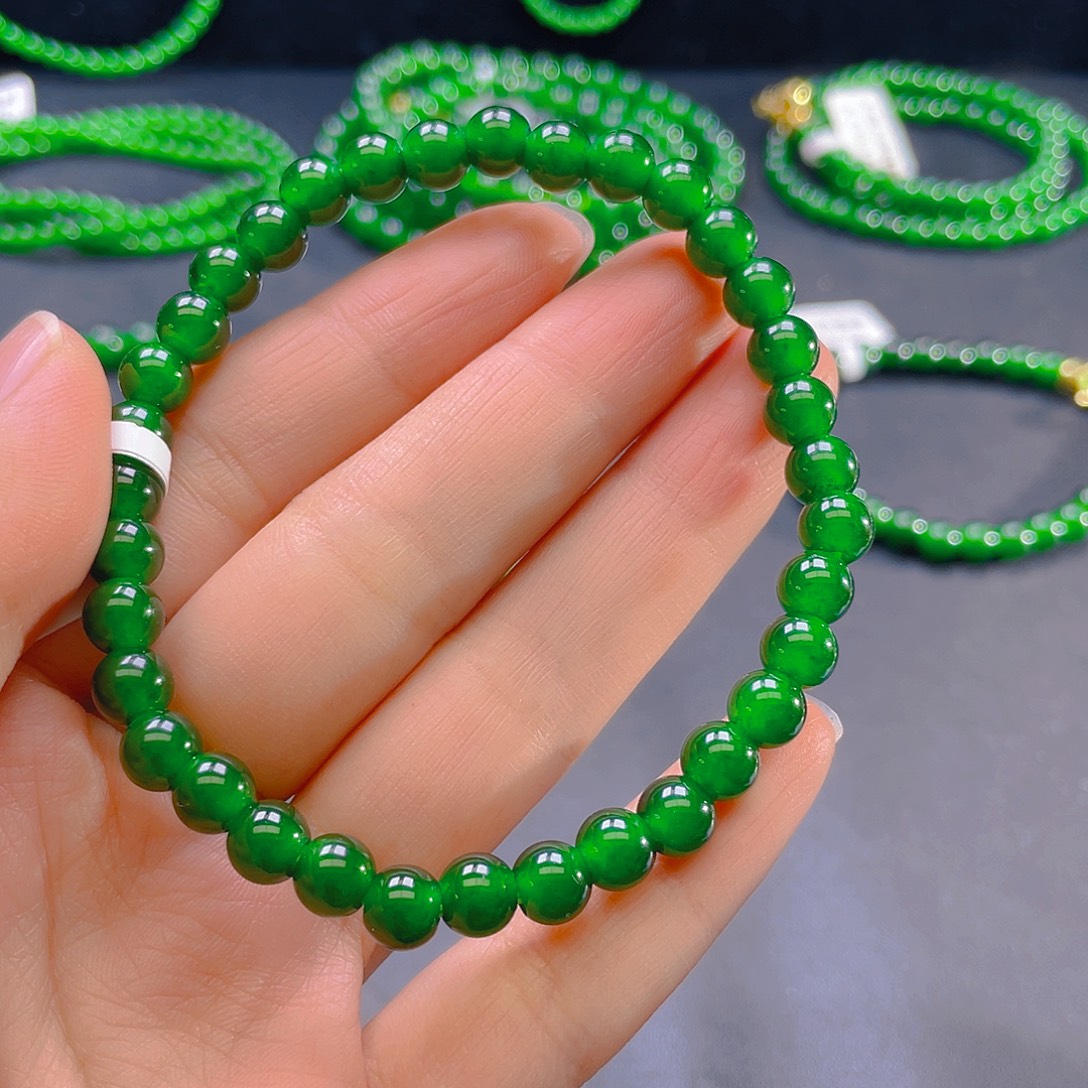 翡翠未镶嵌颈饰卡6.5