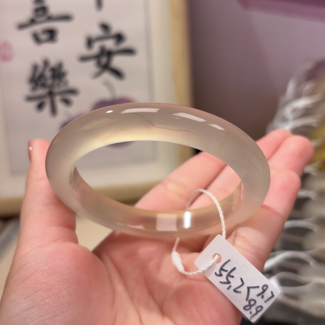 小***a玛瑙/玉髓未镶嵌手镯