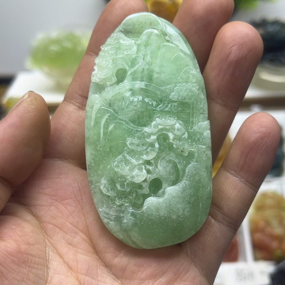 蛇纹石玉颈饰未镶嵌