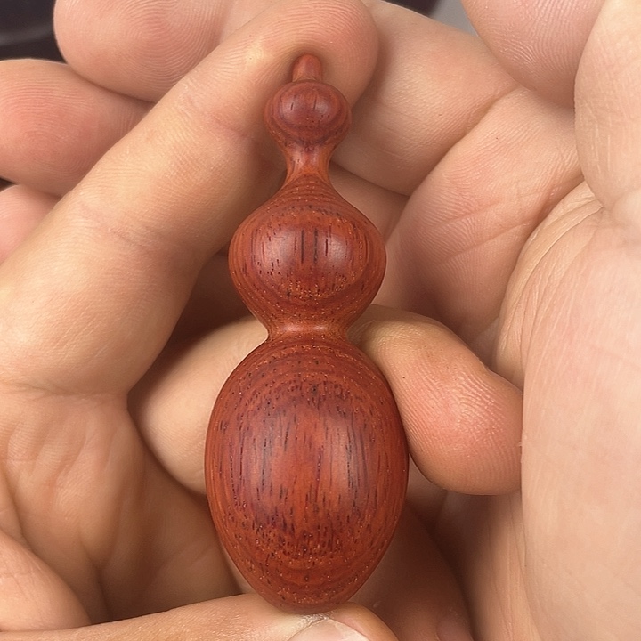 微凹黄檀（南美大红酸枝）