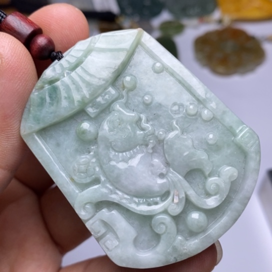 翡翠未镶嵌颈饰翡翠