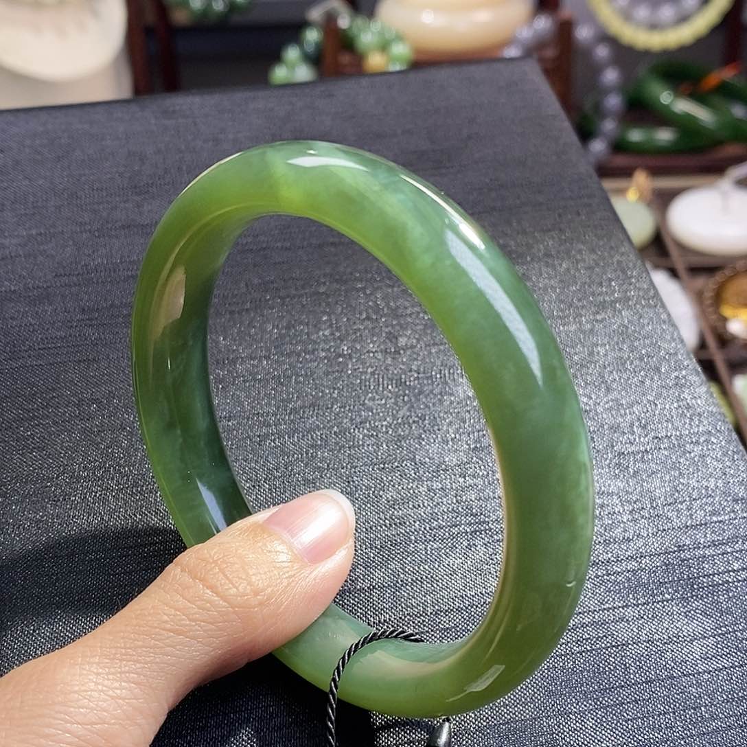 和田玉碧玉猫眼手镯60.8圈口未镶嵌