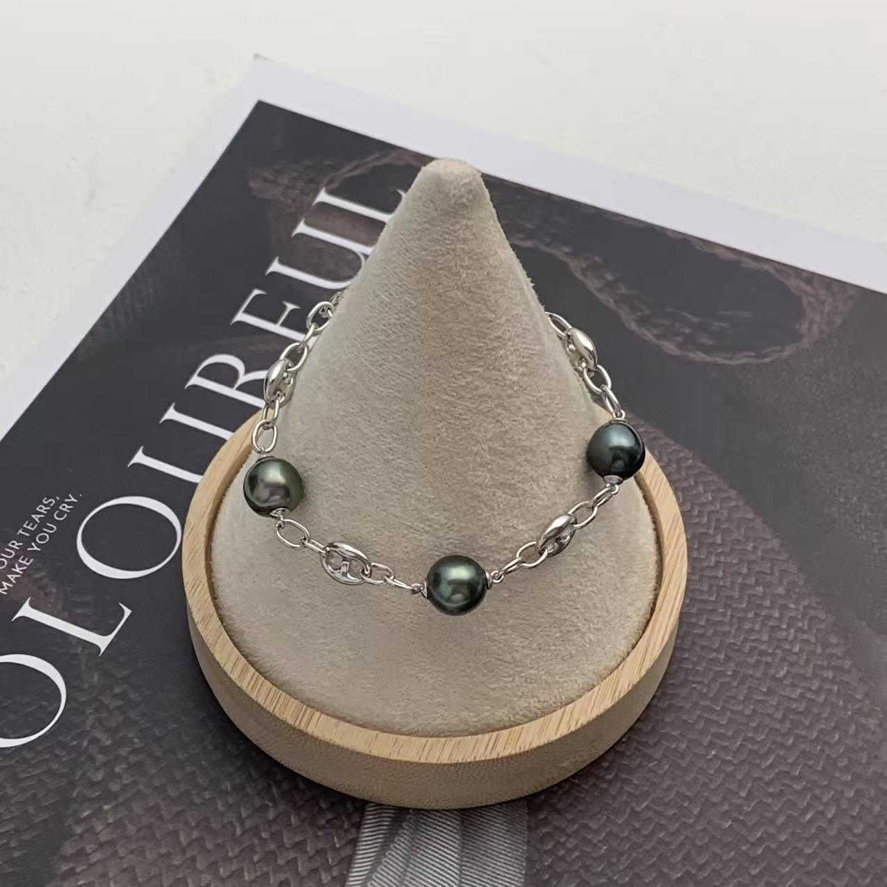 天然海水珍珠大溪地孔雀绿8-9mm猪鼻子三珠手链LY