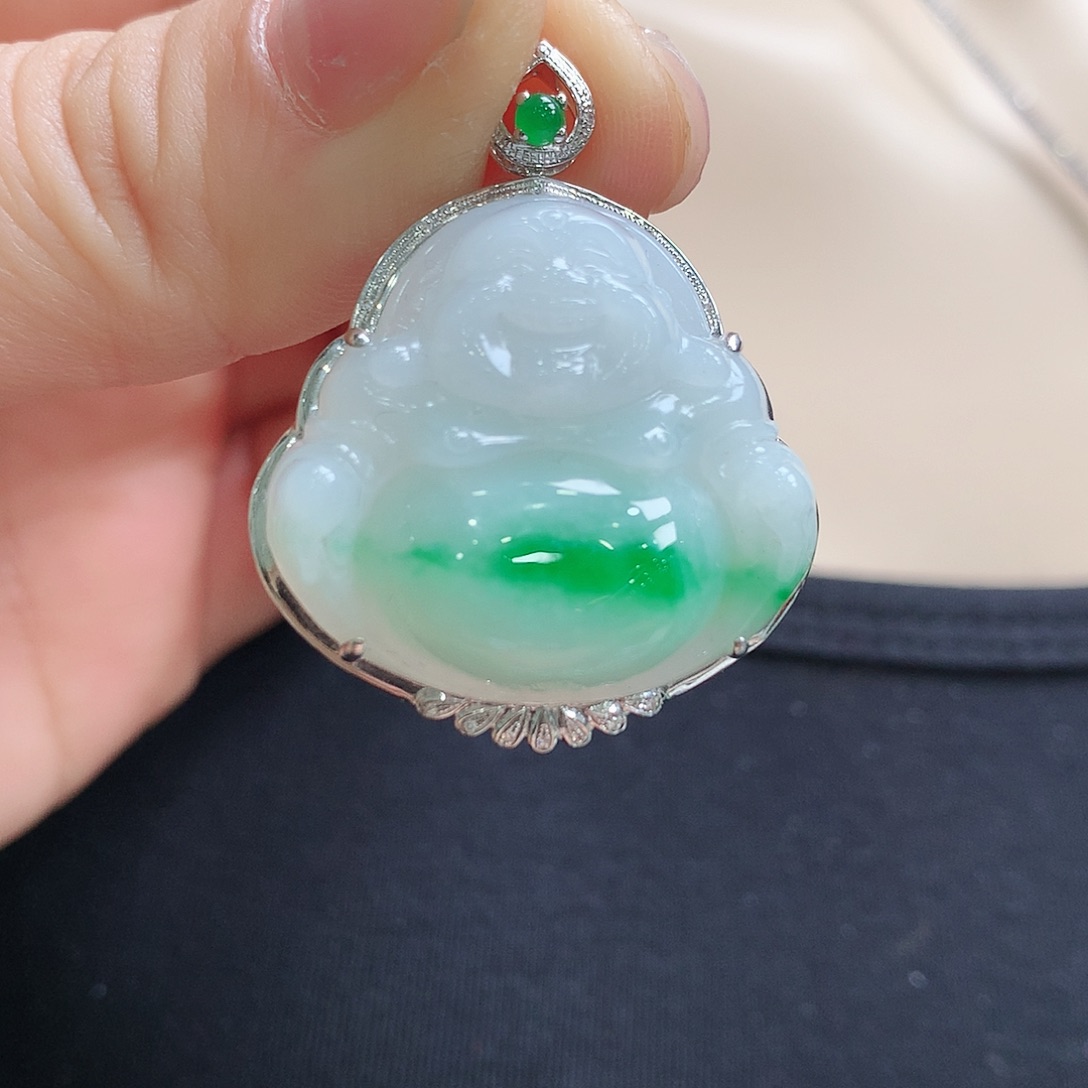 翡翠颈饰18K金镶嵌佛公