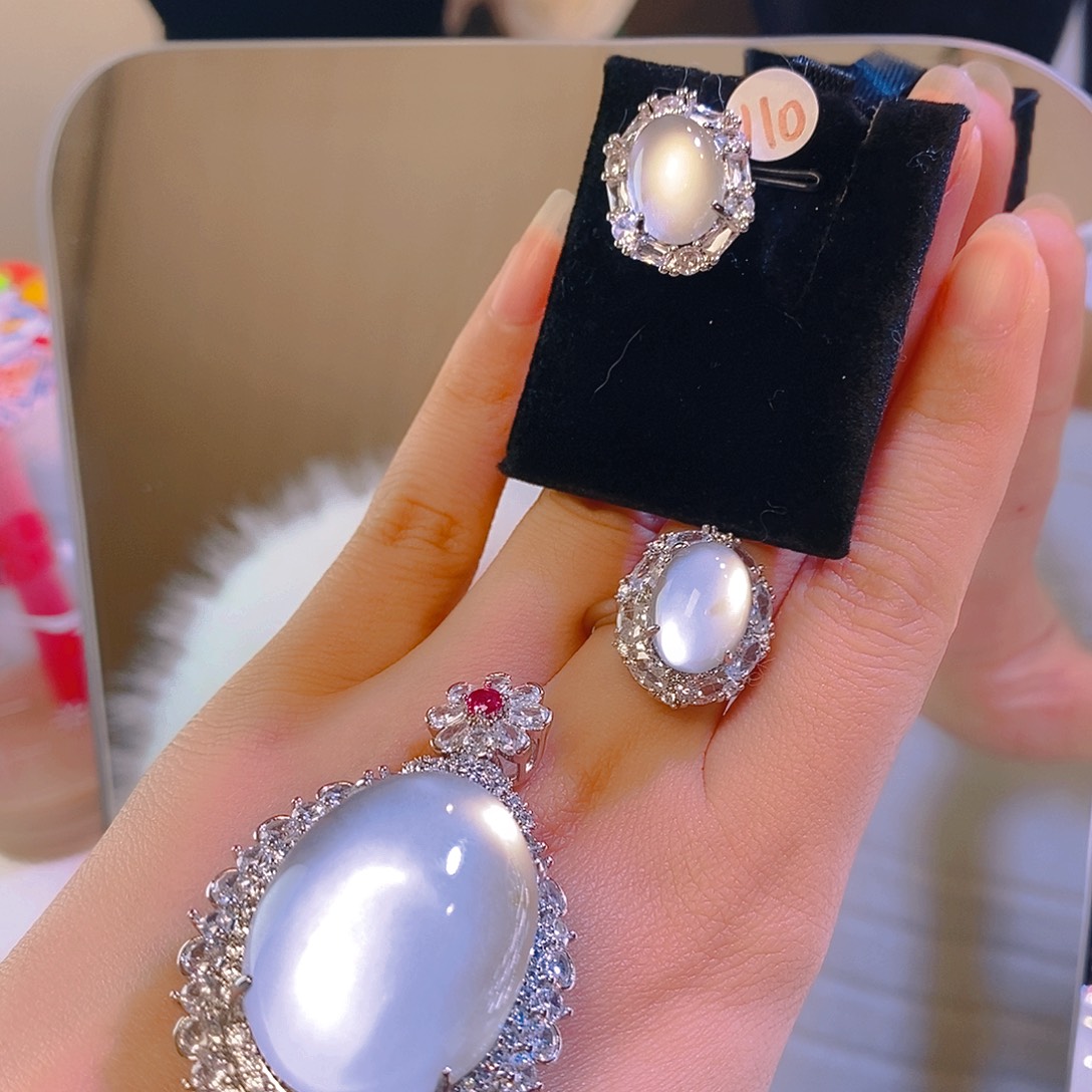 锆石铜合金白富美