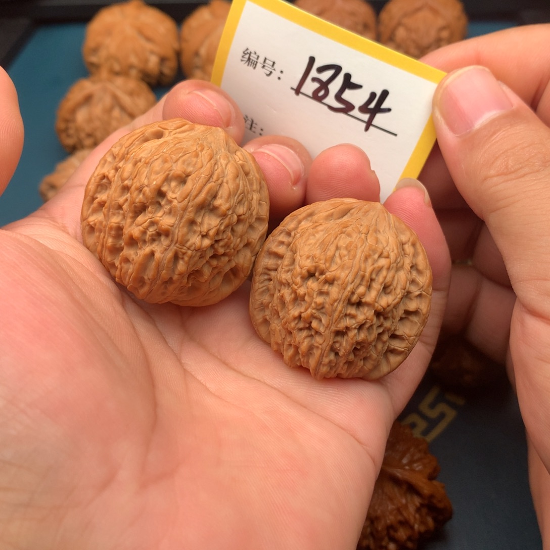 把件文玩核桃38全品绣球1854