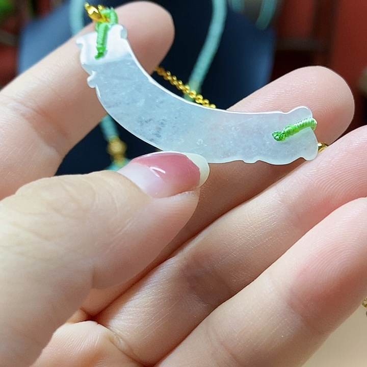 翡翠未镶嵌颈饰吊坠