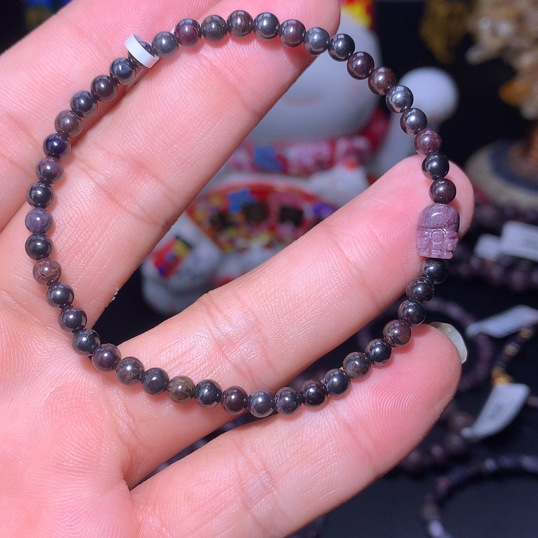 未镶嵌苏纪石（舒俱来）貔貅圆珠手串