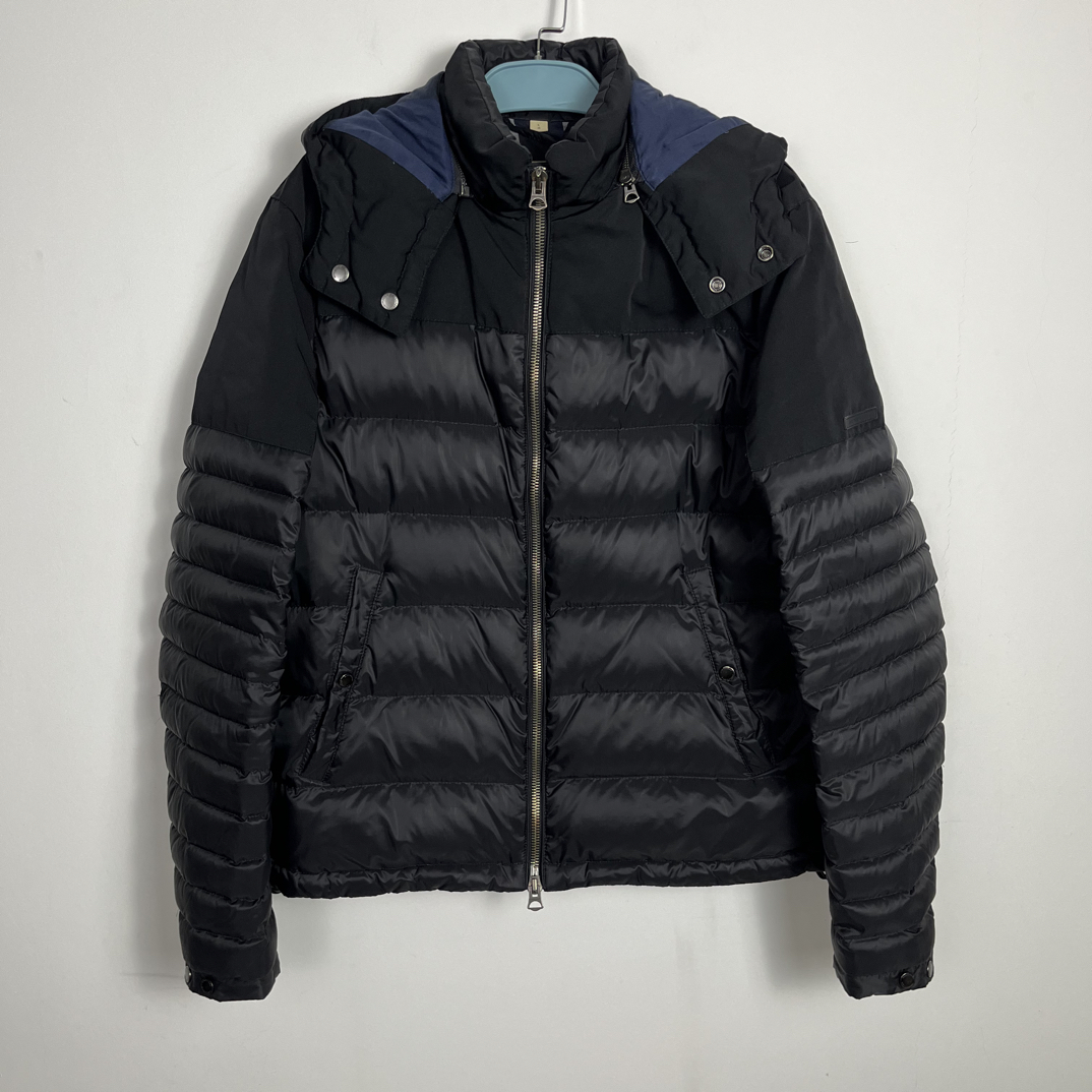 99新 BURBERRY/博柏利 博柏利黑色胶牌羽绒服/L码