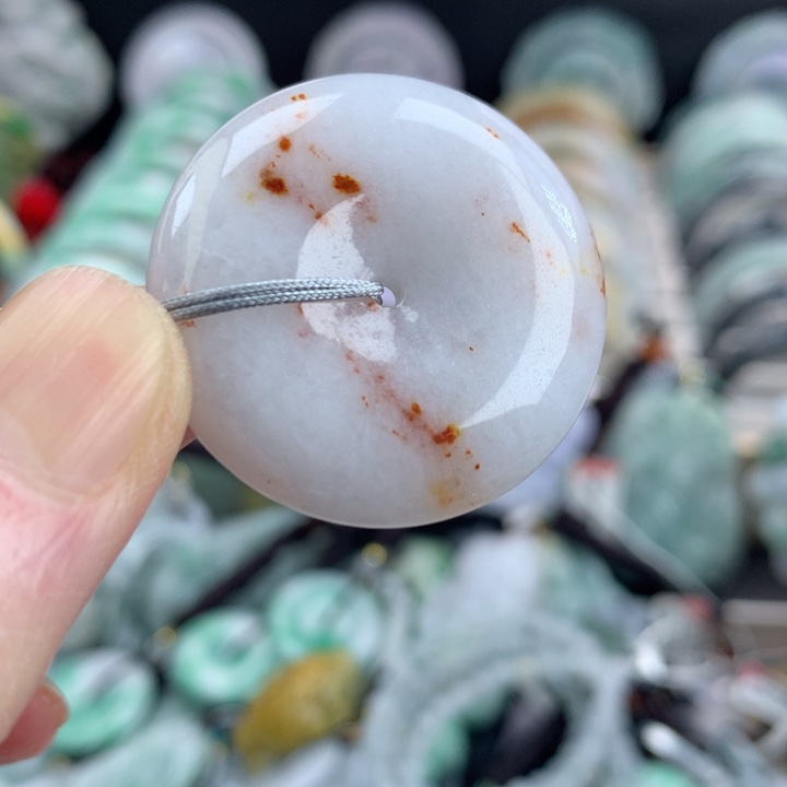 翡翠颈饰未镶嵌吊坠