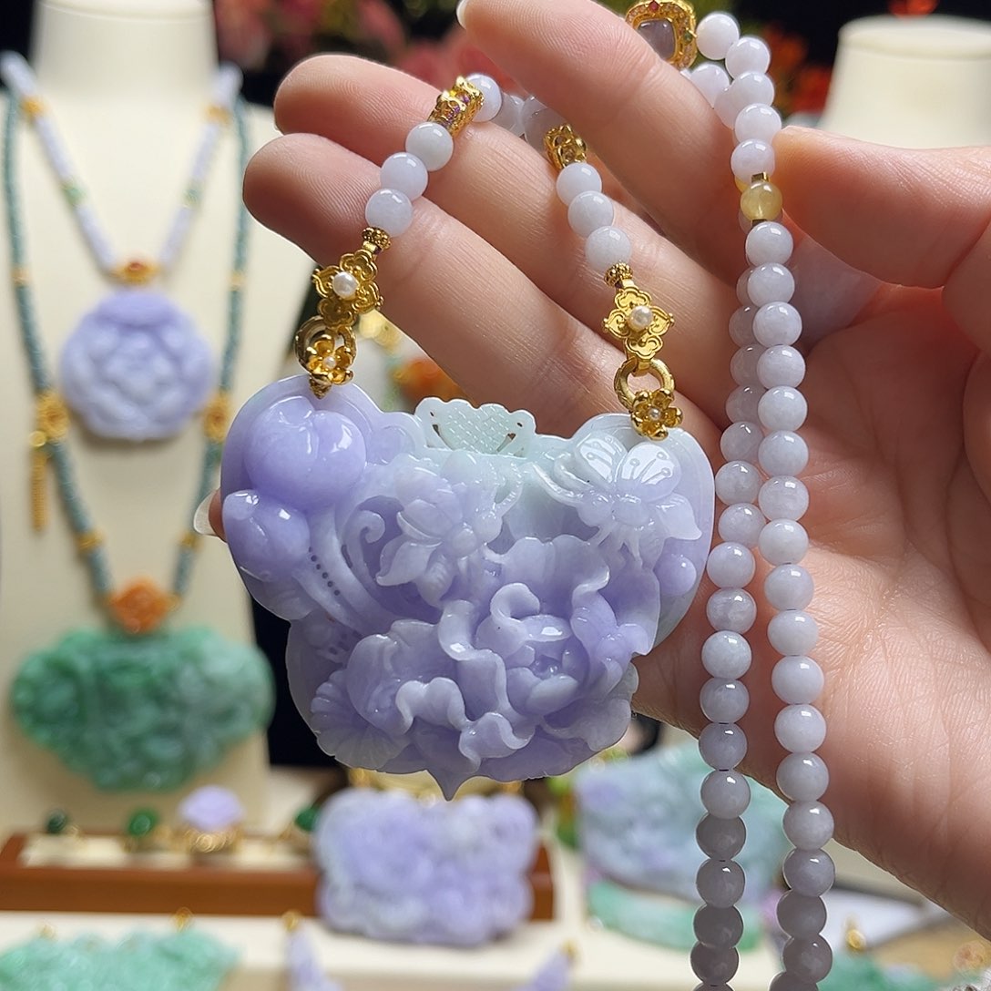 翡翠颈饰未镶嵌紫牡丹