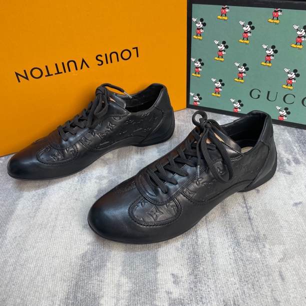 95新 LouisVuitton/路易威登 黑色老花浮雕满印时尚lv男鞋41码