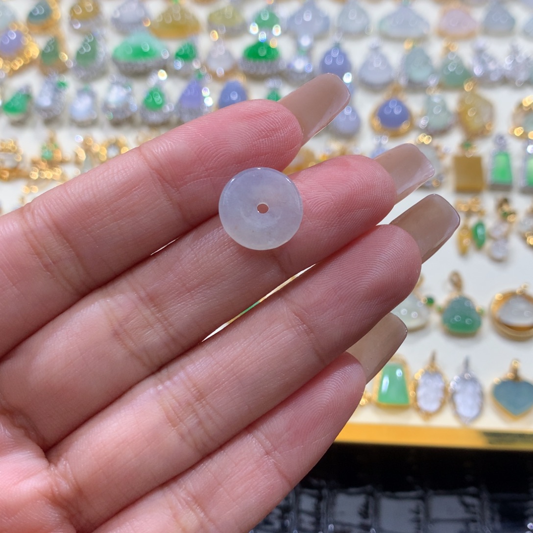 七***车翡翠未镶嵌颈饰翡翠