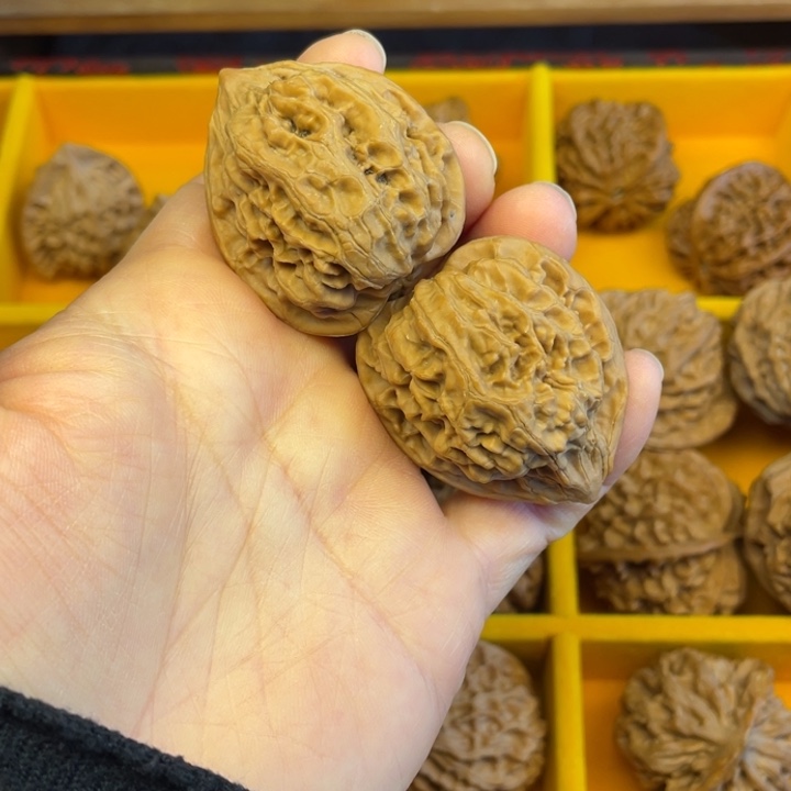 龙***爸核桃秦岭山脉文玩