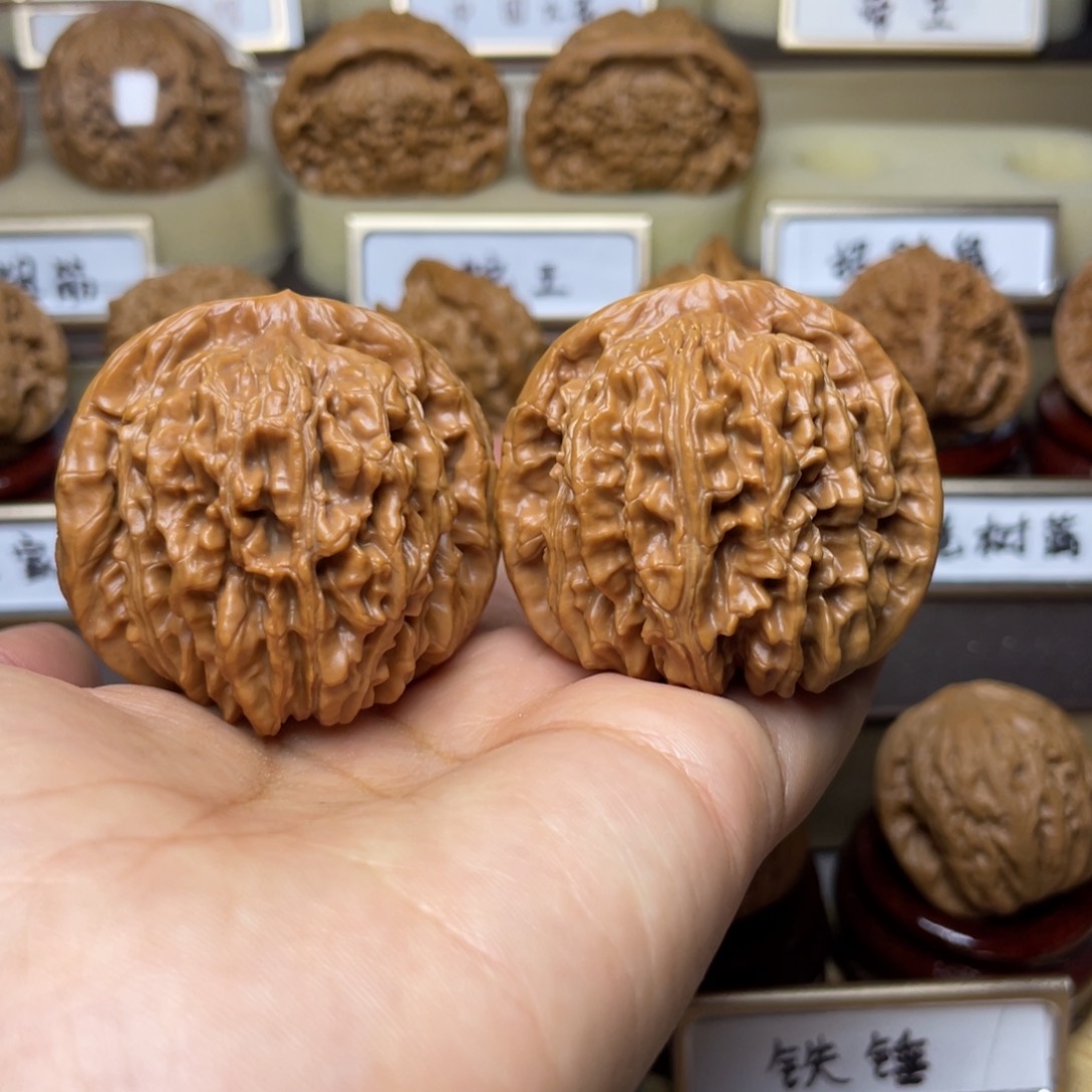文玩核桃把件四座楼45左右