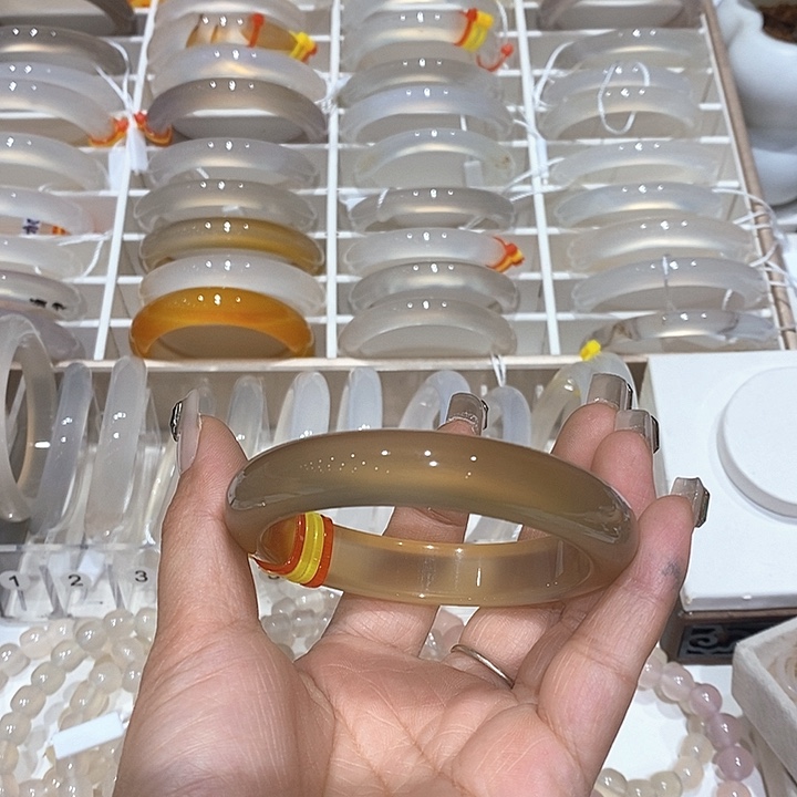 重***羊玛瑙/玉髓手镯未镶嵌