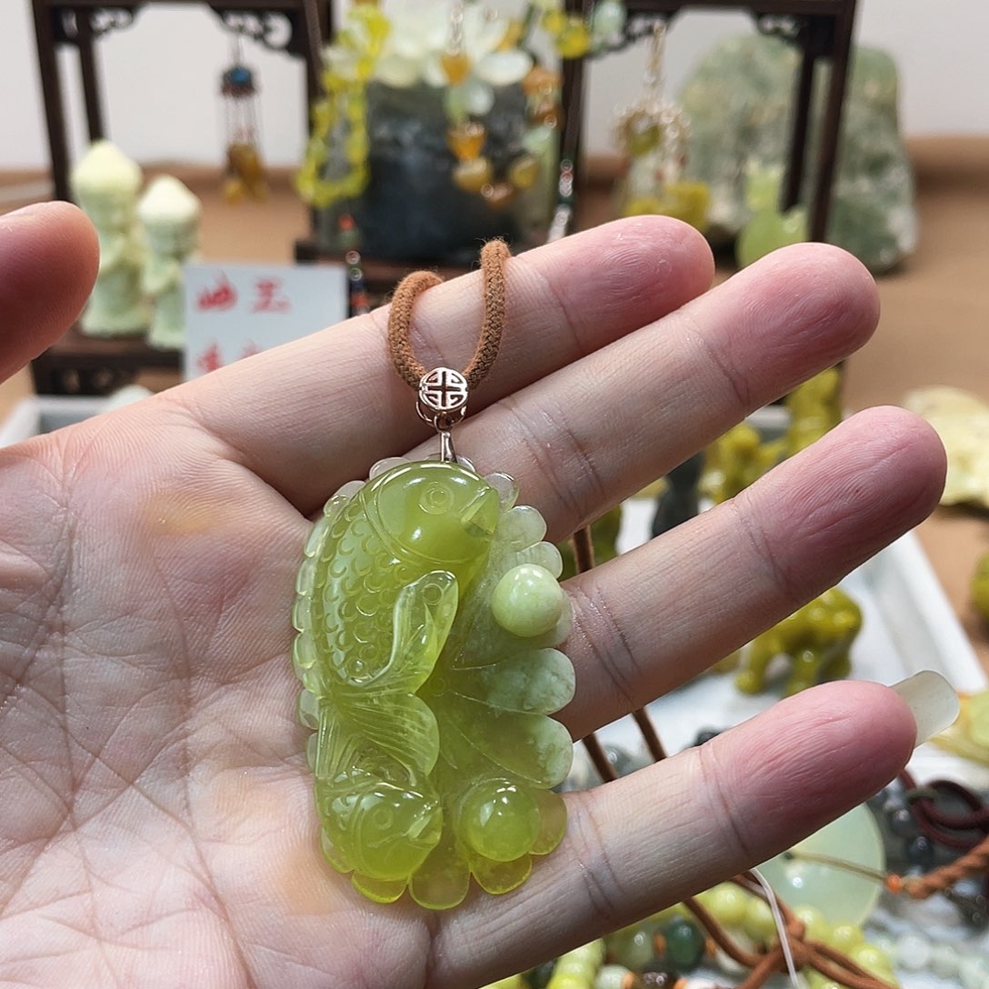 未镶嵌蛇纹石玉手链