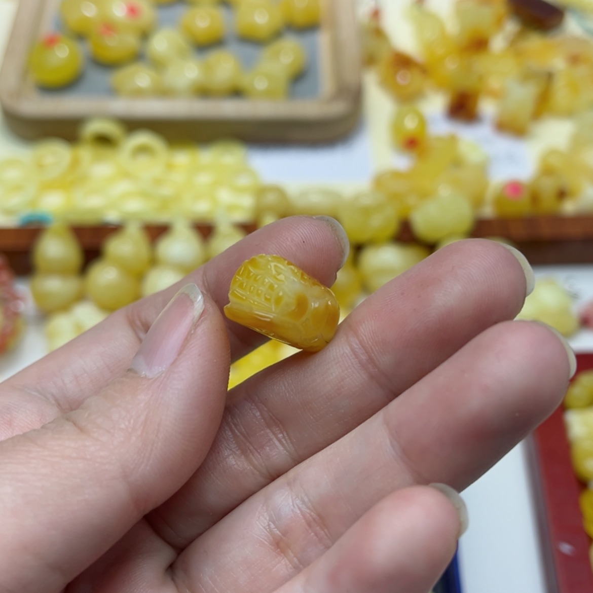 【闪购商品】蜜蜡裸石未镶嵌配饰