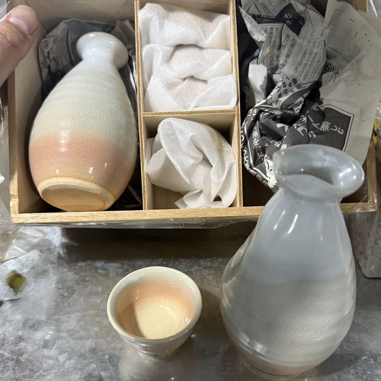 日本回流全新瓷器酒器手工制作陶瓷不支持退换，介意勿拍