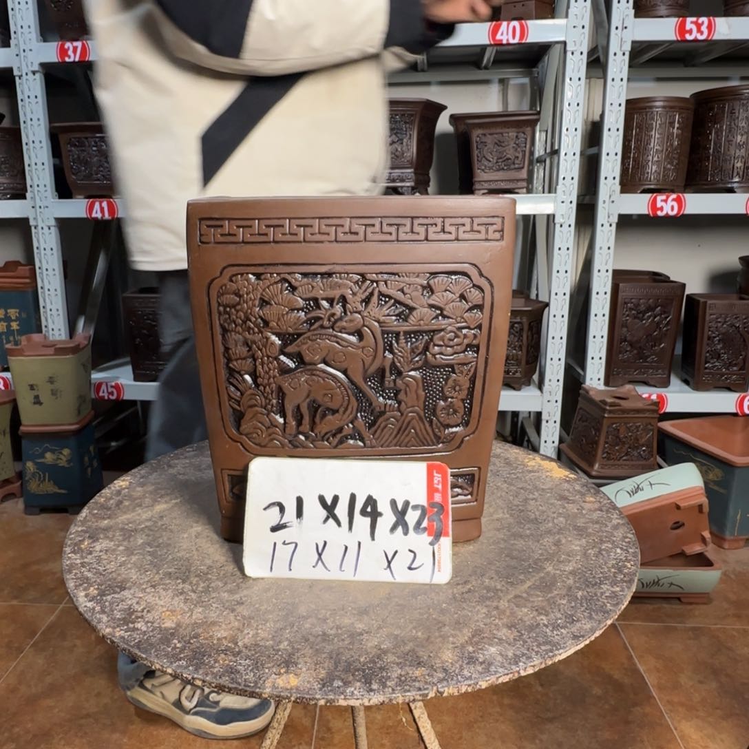 紫砂花盆，有1厘米左右尺寸差距，有色差