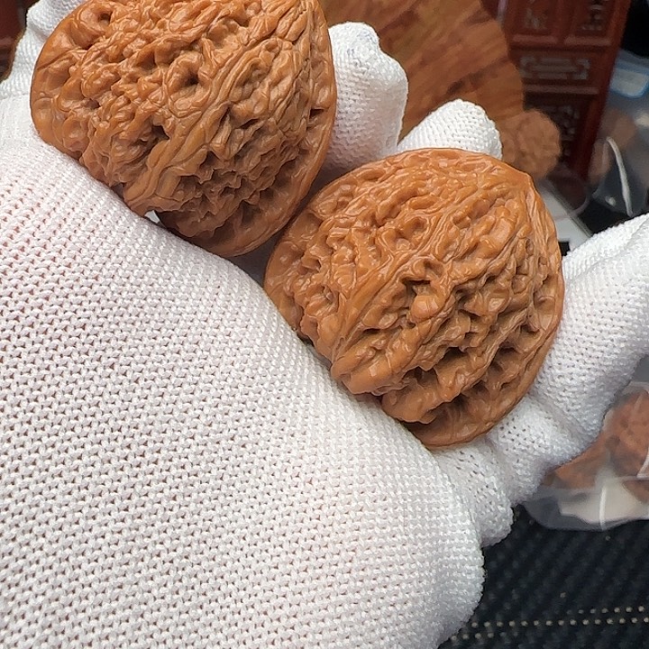 文玩核桃吊坠红宝石39福利