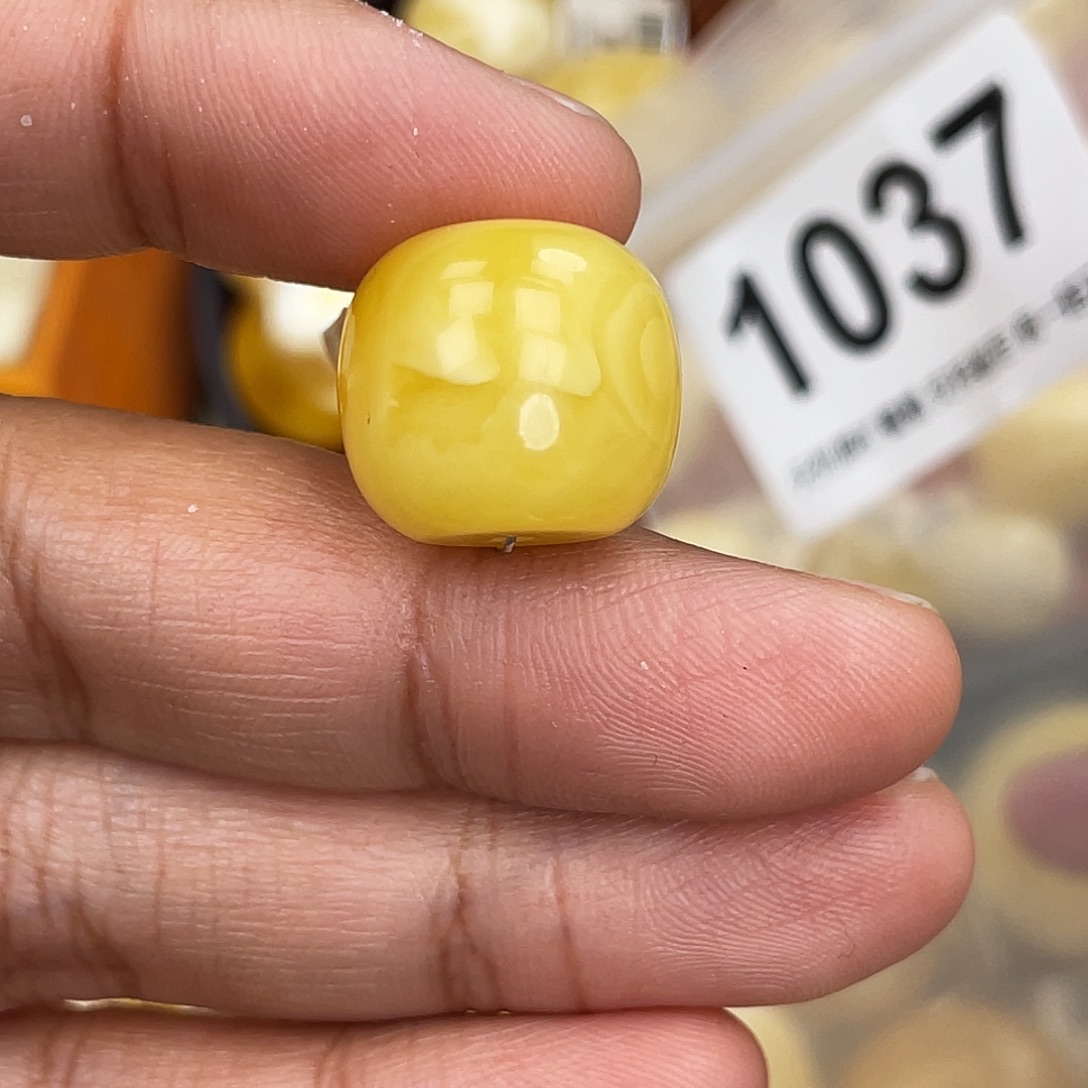 蜜蜡未镶嵌珠宝奇石小坑17