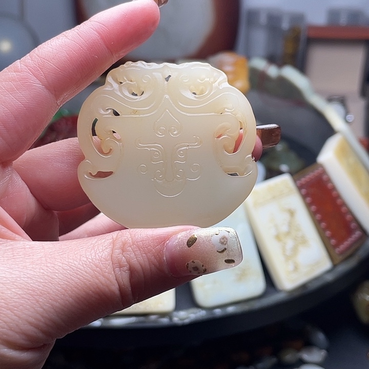 和田玉（糖玉）未镶嵌颈饰